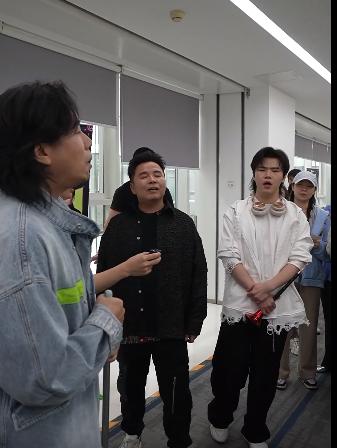 水木年华百度独家扫楼，学习变化，自信塑造未来之路