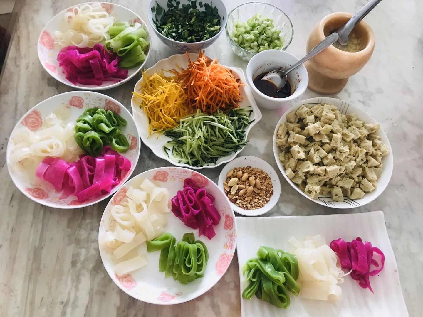 全国疫情最新动态与宅家日常趣事分享