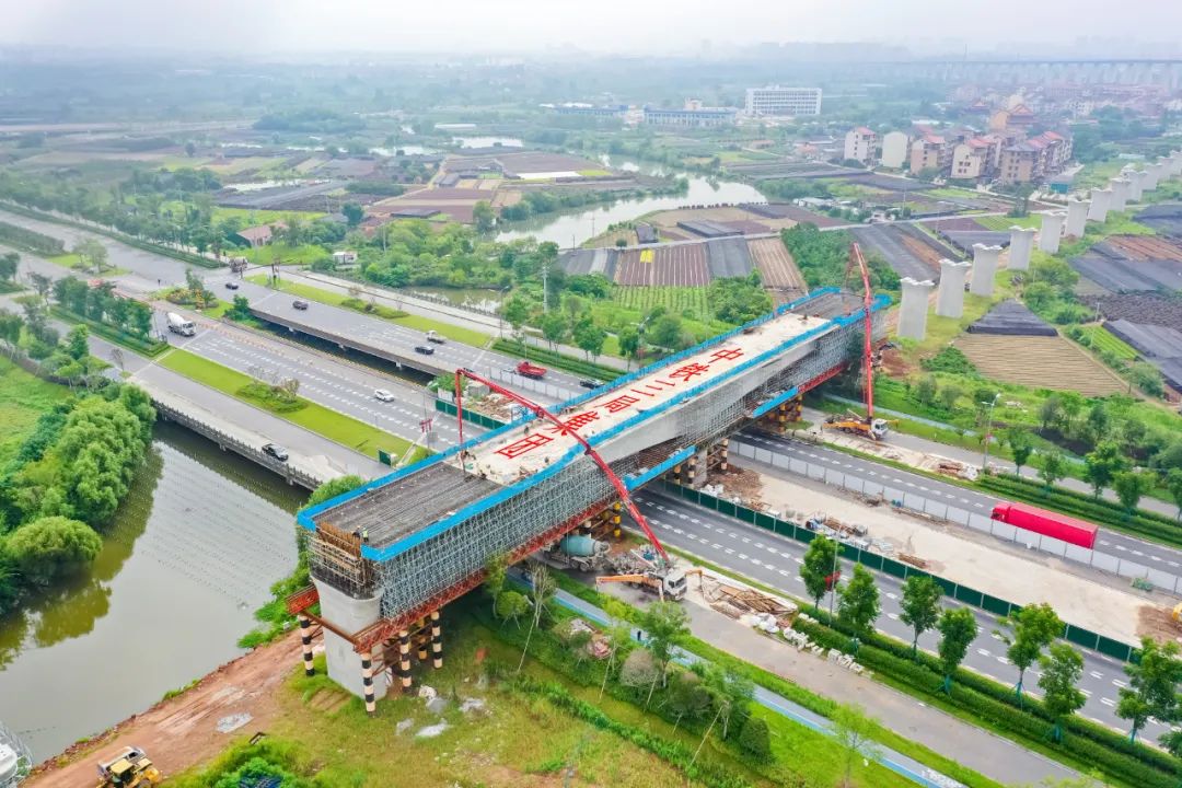 金建铁路最新动态，小巷情怀与隐藏美食探寻
