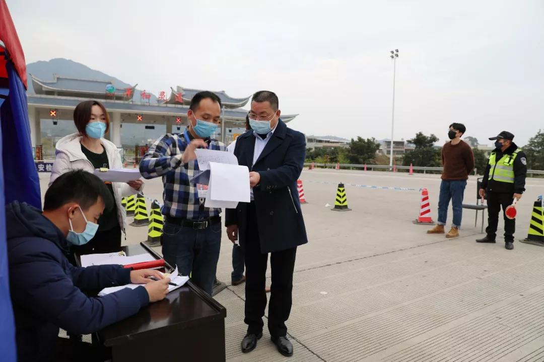 全国疫情下的自然美景之旅，寻找内心的平和与宁静