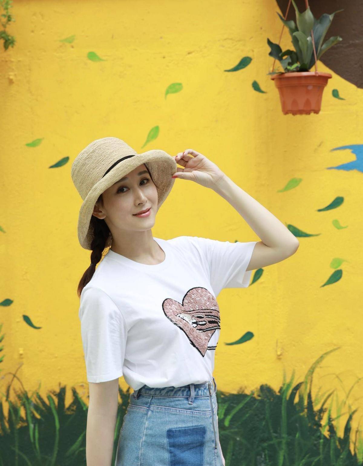 最新女款短袖，自然美景的轻松探索之旅