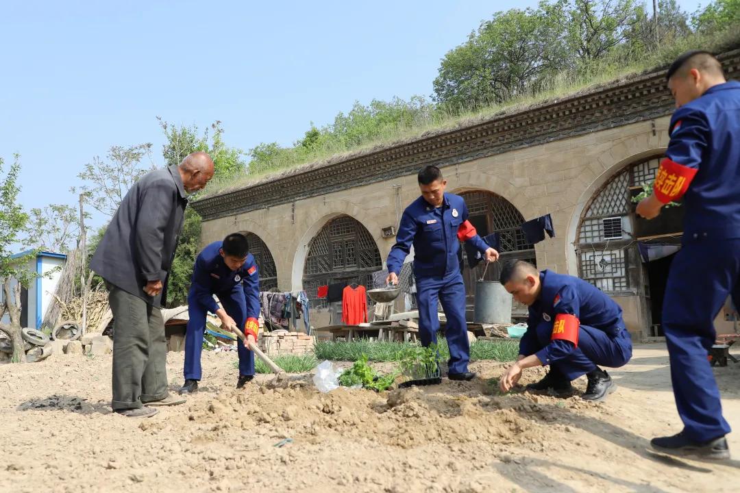 时政播报最新动态，世界在变化，我们在学习适应
